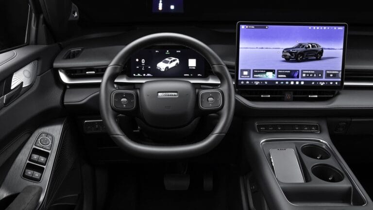 Painel e volante de carro elétrico com frenagem regenerativa e modo one pedal driving
