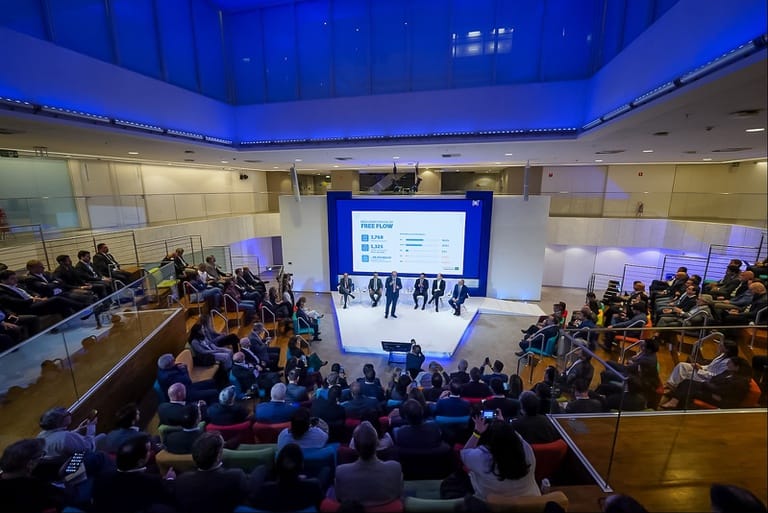 Multa do free flow: evento de lançamento da consulta no app CNH do Brasil