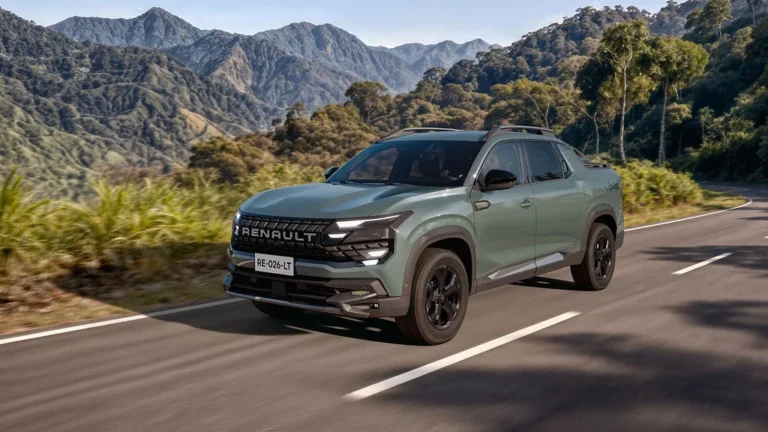 Renault Niagara, tema da ficha técnica da Renault Niagara, em movimento