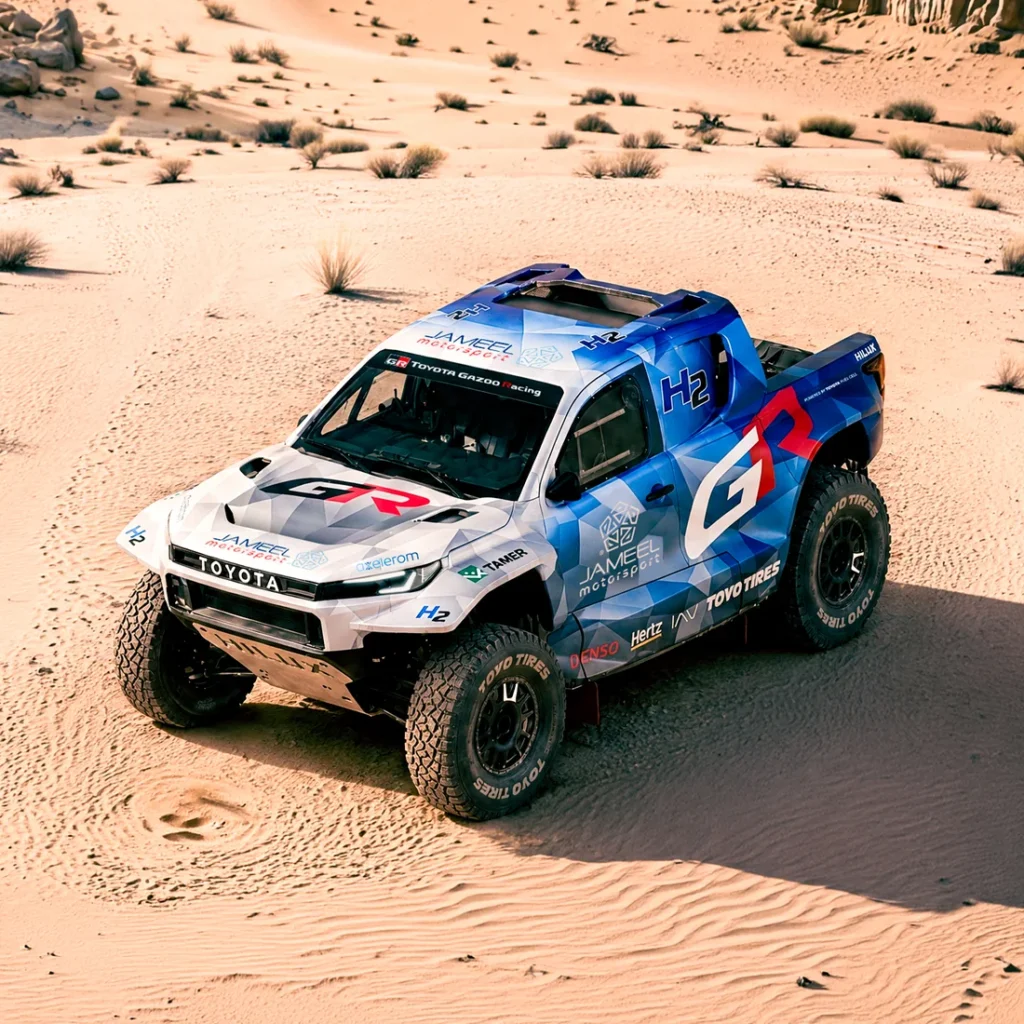 Toyota Hilux a hidrogênio em ação nas dunas, protótipo de Dakar